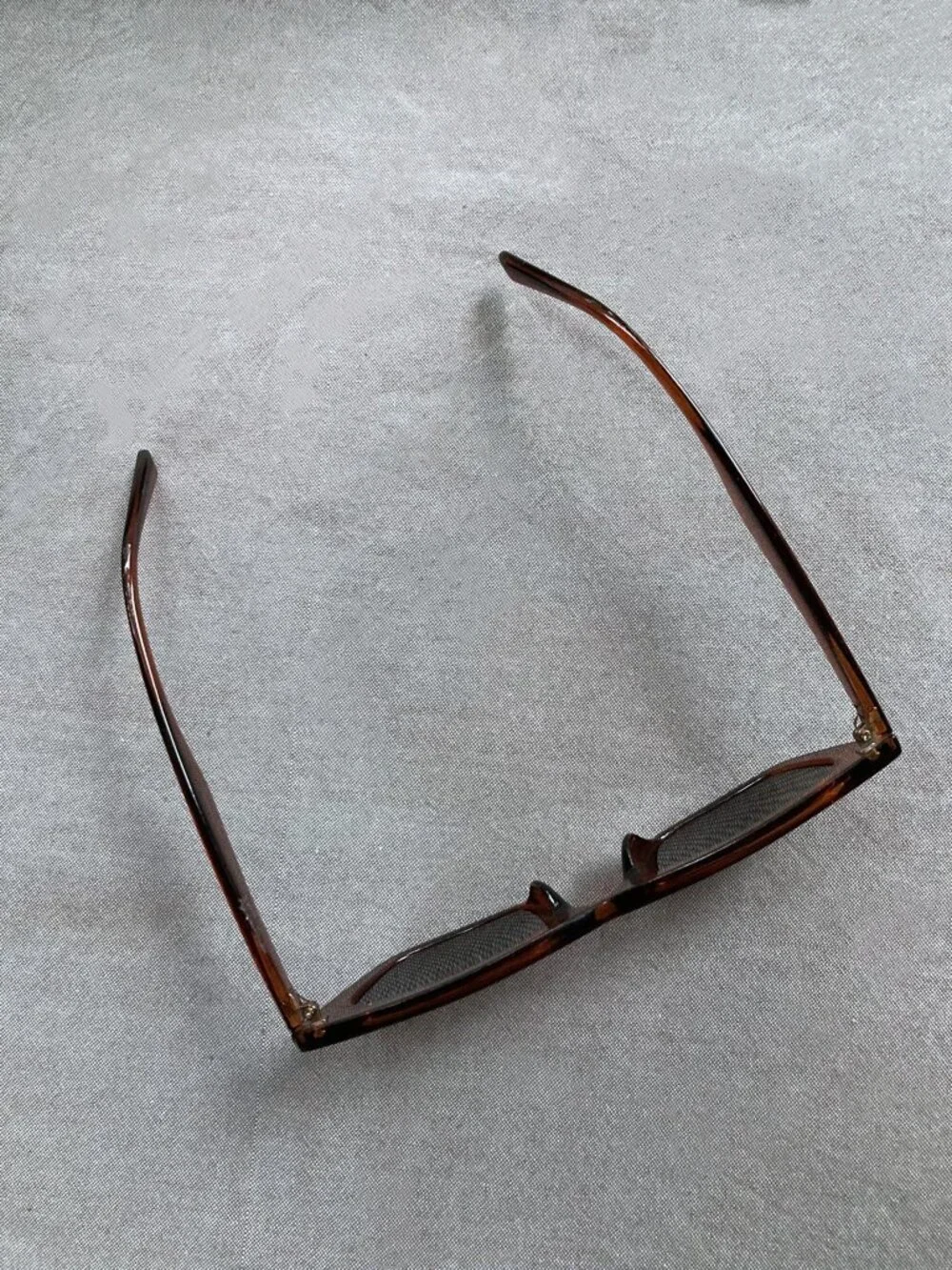 Simply Vera, Vera Wang, FATIMA amber Sunglasses, Weekender Travel Shades, NWOT